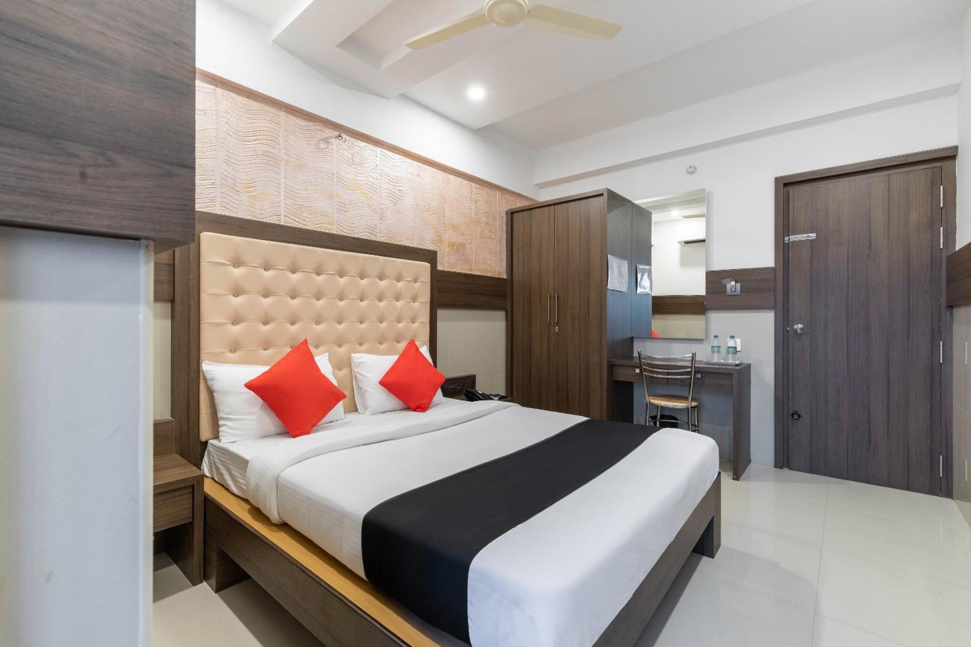 Super Collection O Nirvikalpa Hotel Ullal Luaran gambar
