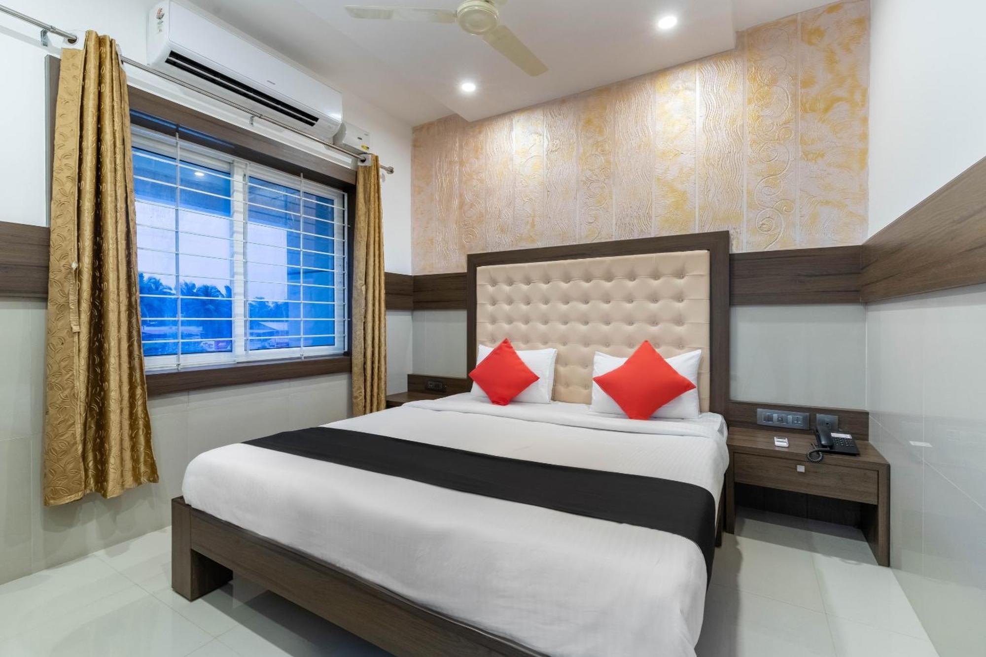 Super Collection O Nirvikalpa Hotel Ullal Luaran gambar